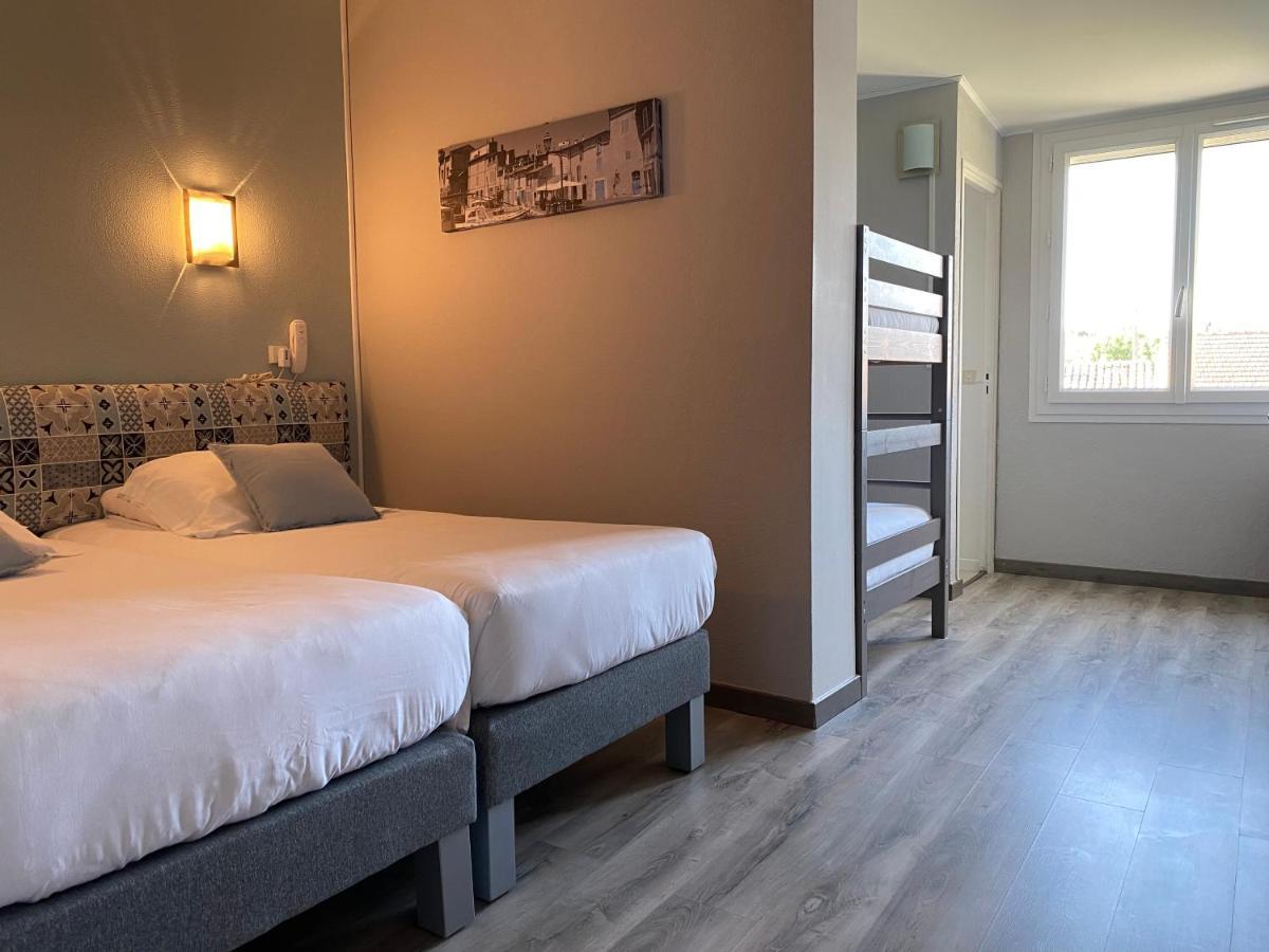 Logis Hotel Le Clement V Roquemaure  Exterior foto