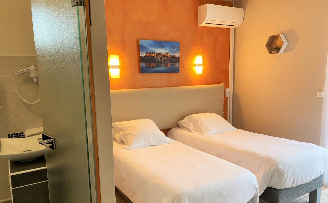 Logis Hotel Le Clement V Roquemaure  Exterior foto