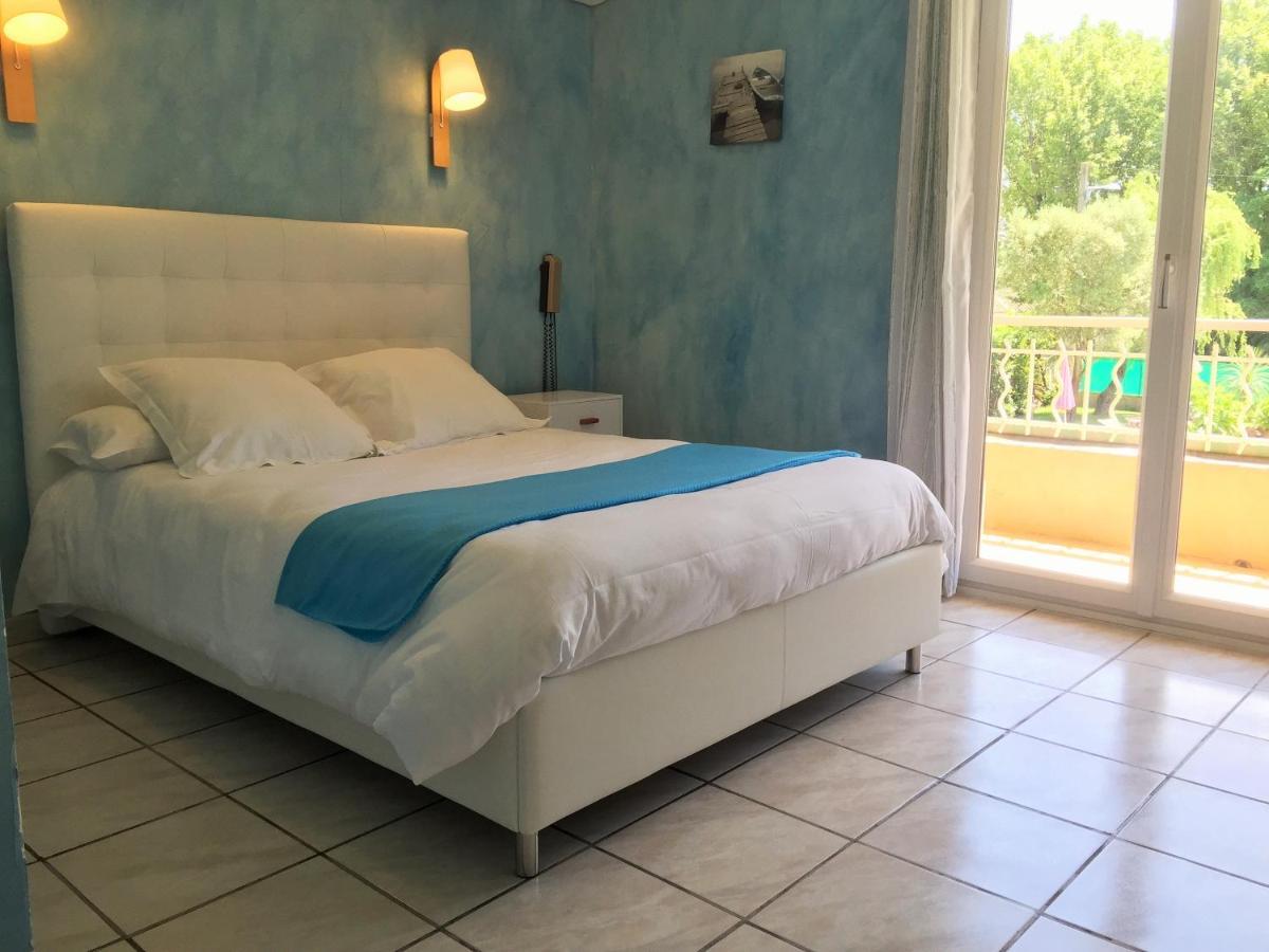 Logis Hotel Le Clement V Roquemaure  Exterior foto