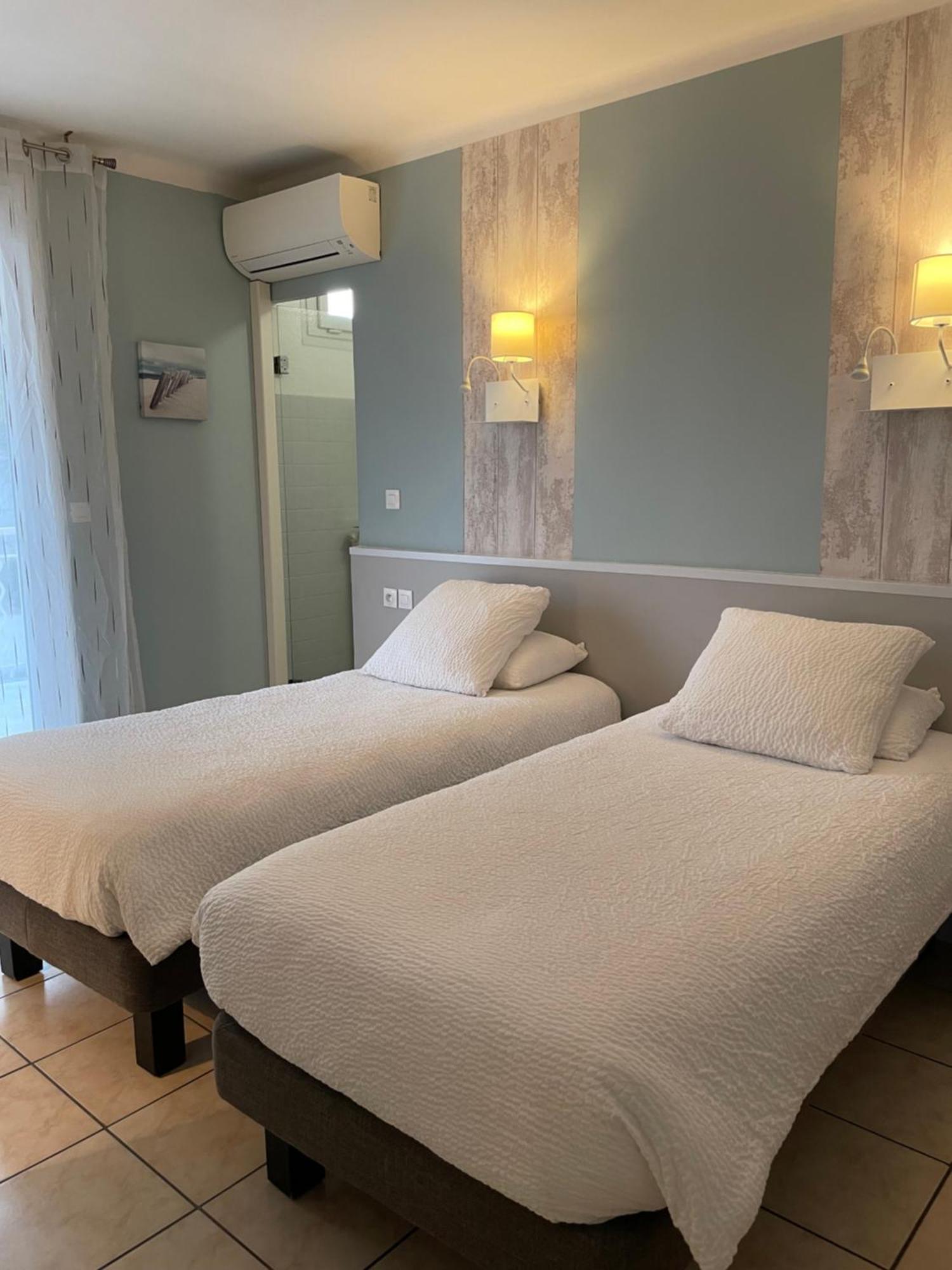 Logis Hotel Le Clement V Roquemaure  Exterior foto